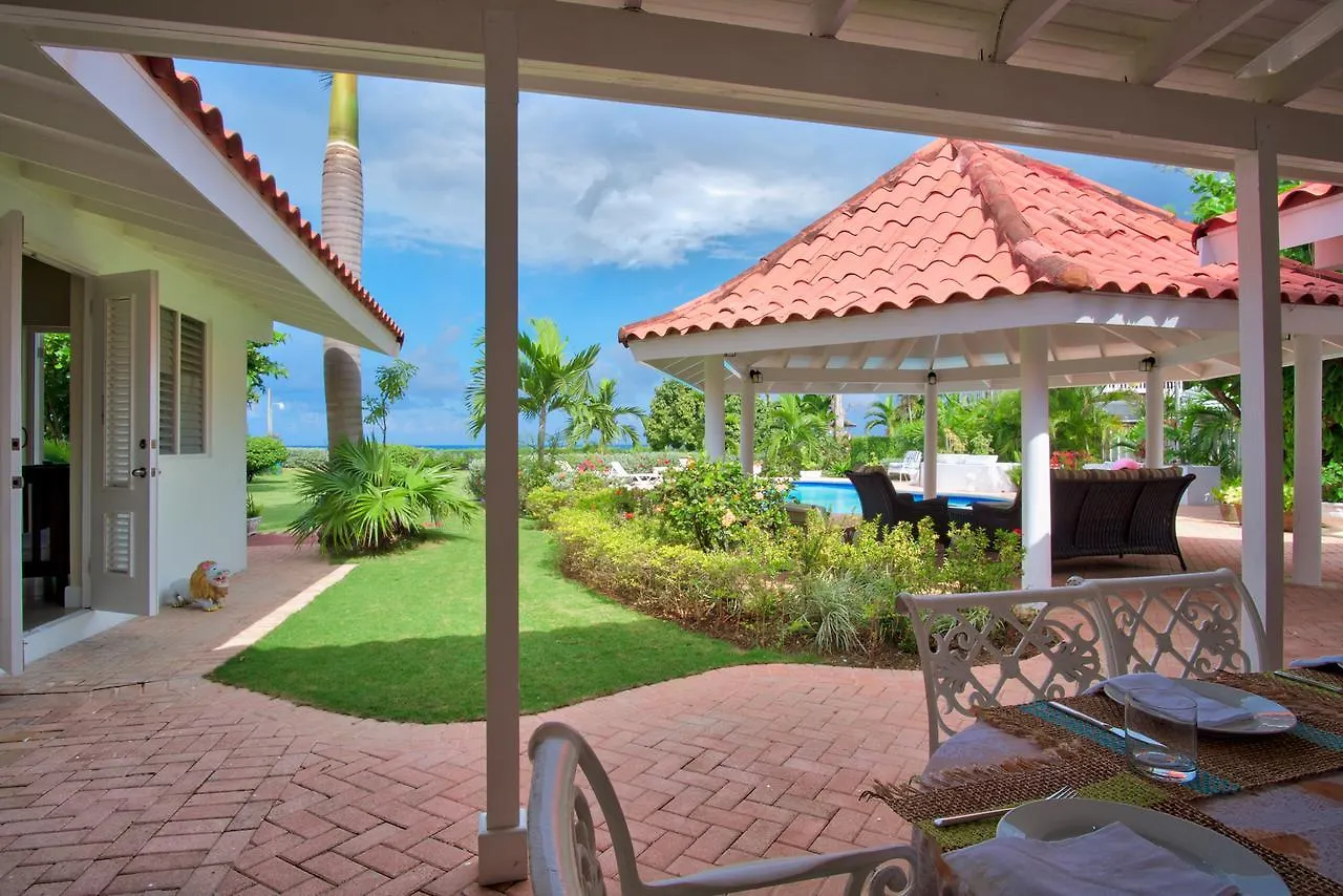 Sunspot Villa Runaway Bay 0*,