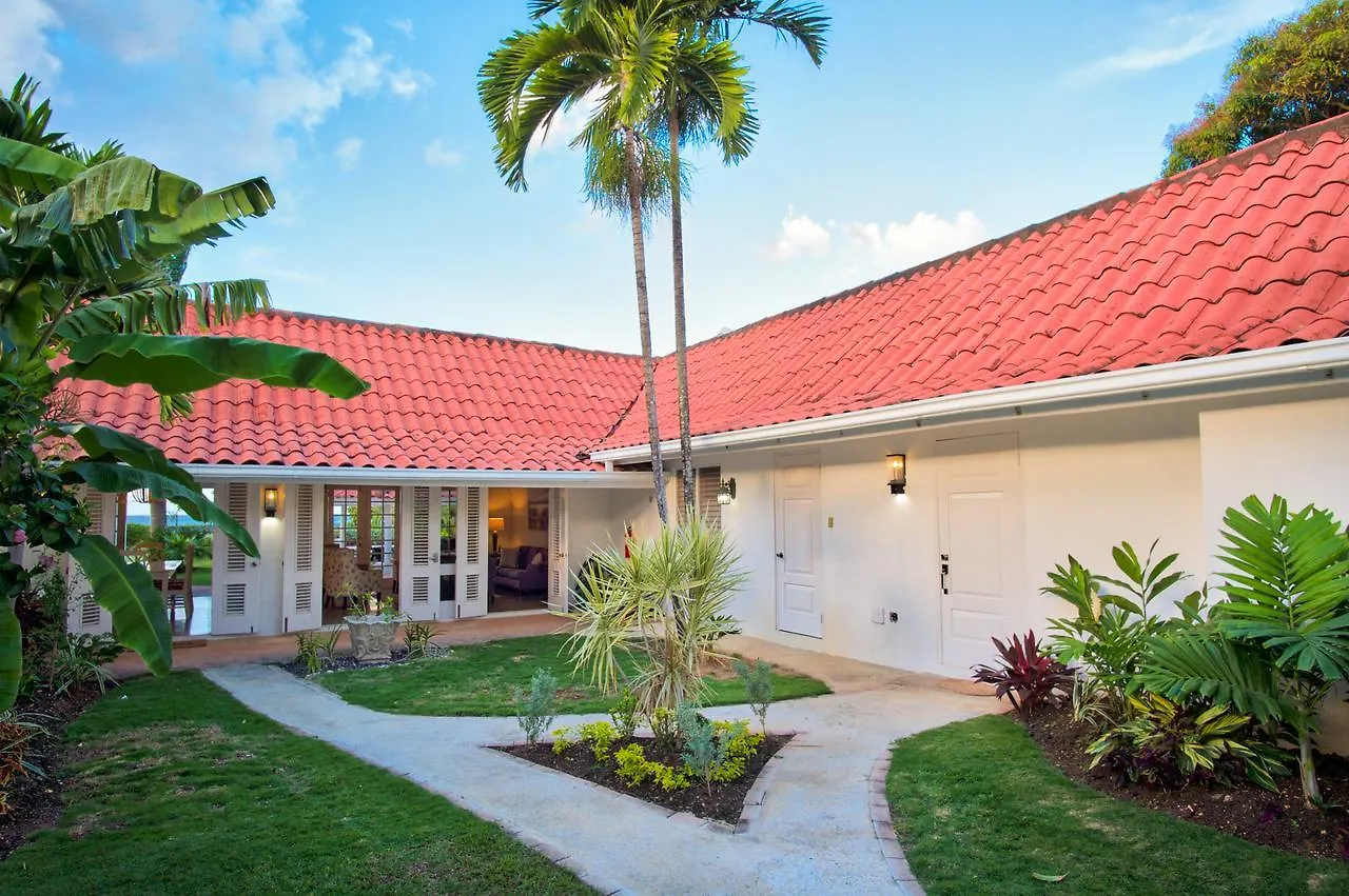 Sunspot Villa Runaway Bay 0*,