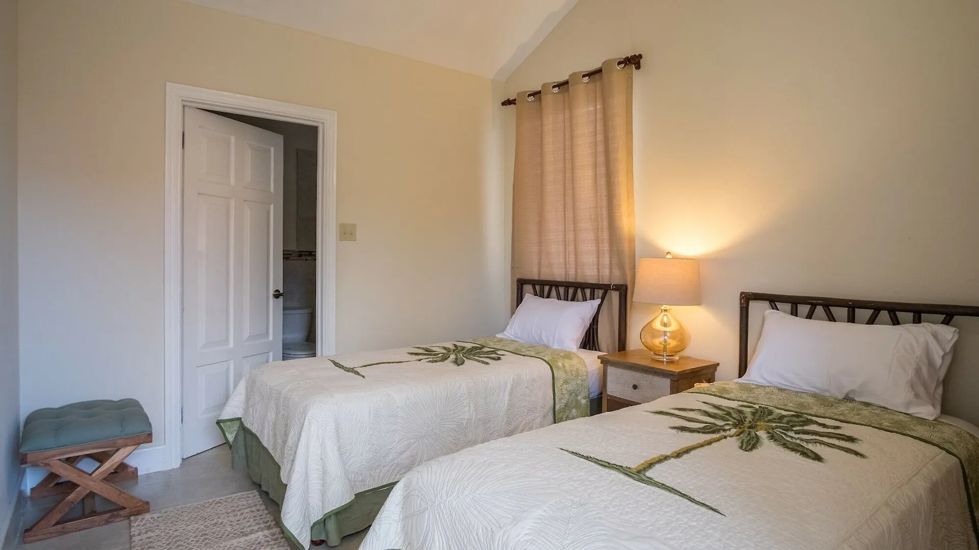 Sunspot Villa Runaway Bay