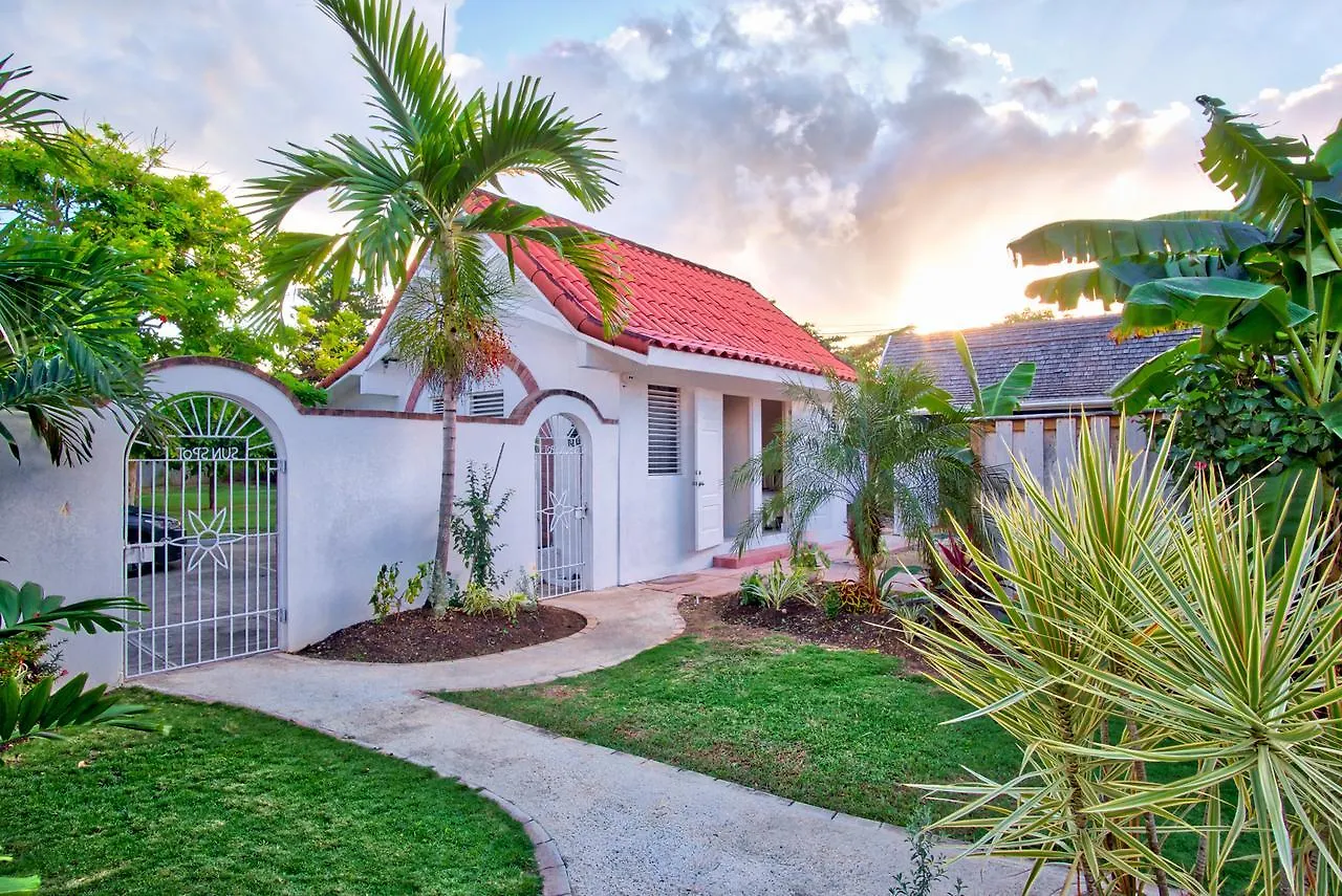 Sunspot Villa Runaway Bay